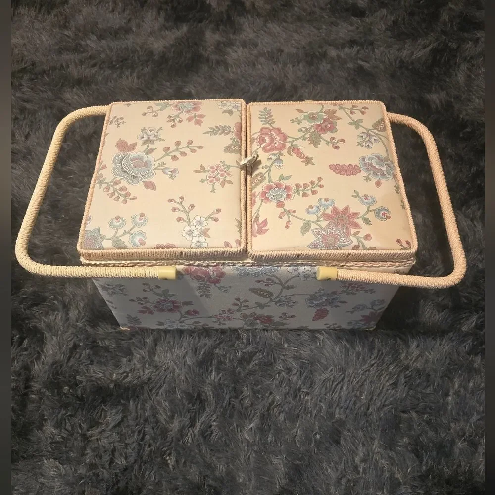 NWOT Vintage Floral Cream Storage Basket